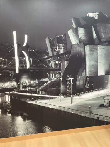 El museo Guggenheim preside nuestr nueva oficina de Alquiler Seguro