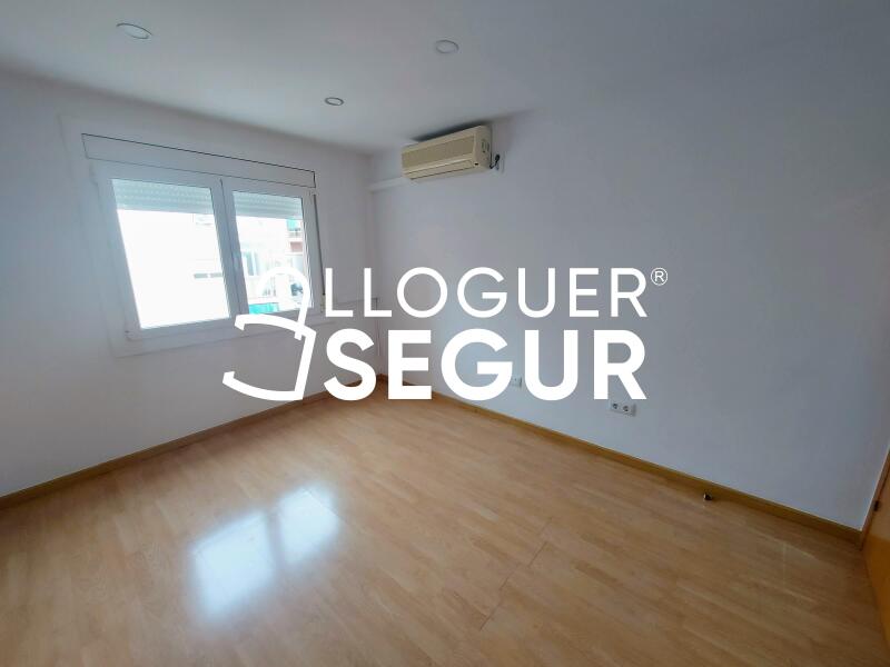 Piso en Calle de Ricard Güell, ESPLUGUES DE LLOBREGAT BARCELONA