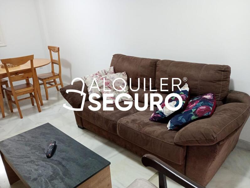 Piso en Calle Cesar Arbasia , MÁLAGA MÁLAGA