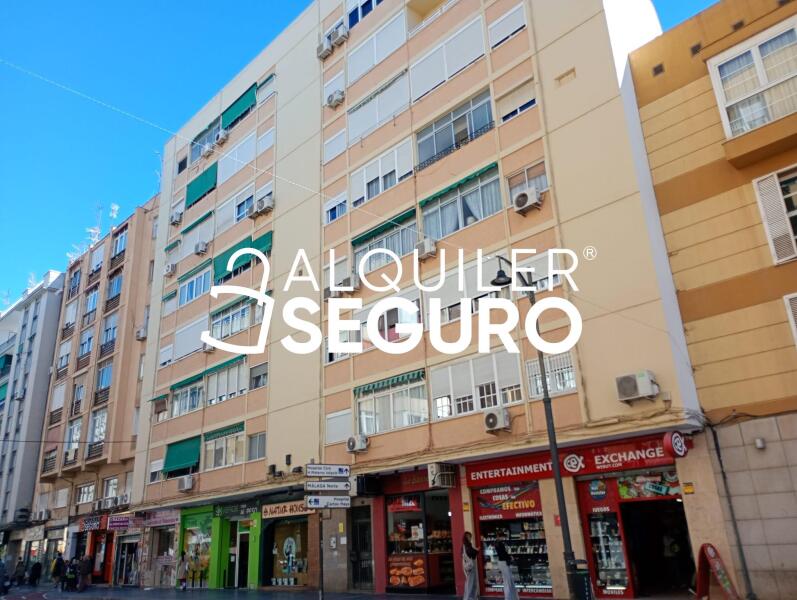 Piso en Calle Armengual de la Mota, MÁLAGA MÁLAGA