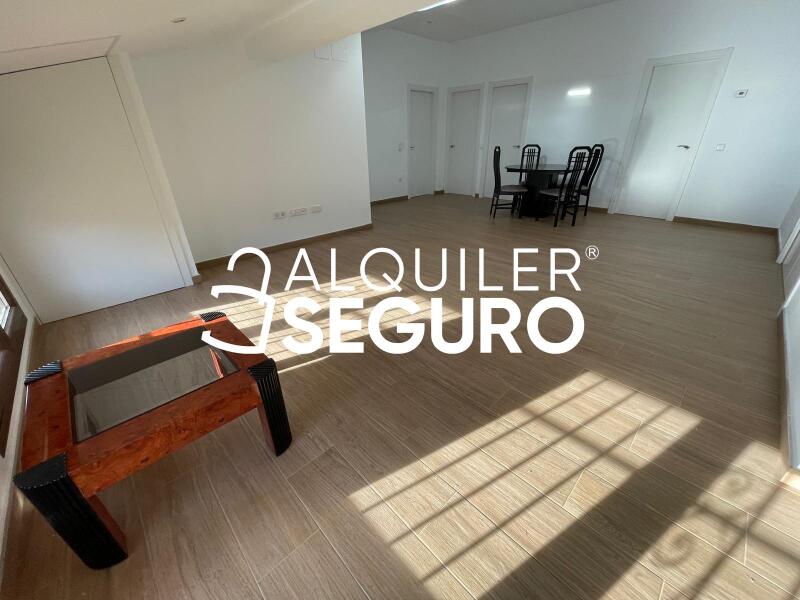 Piso en Plaza De la Constitución, SERRACINES MADRID