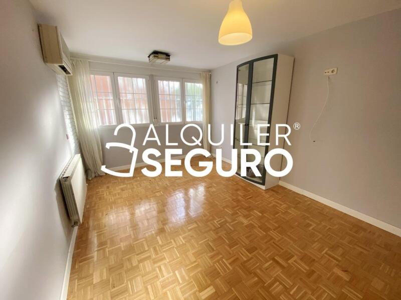 Piso en Calle Pedrezuela, MADRID MADRID