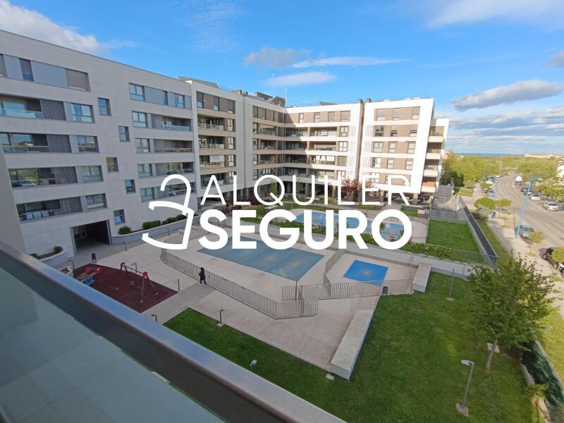 Piso en Avenida Juan XXIII , LEGANÉS MADRID