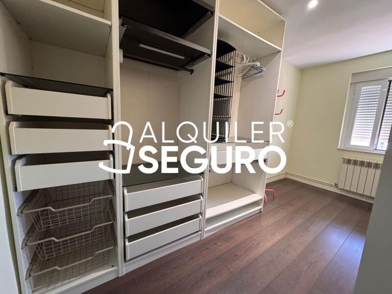 Inmueble en Calle Navalmoral de la Mata, MADRID