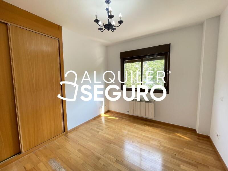 Inmueble en Avenida de la Dehesa, MADRID