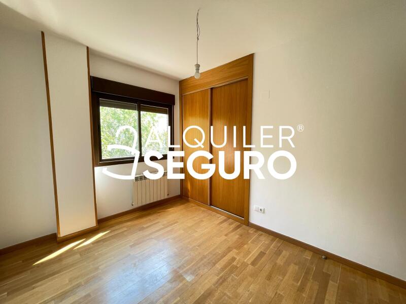Inmueble en Avenida de la Dehesa, MADRID