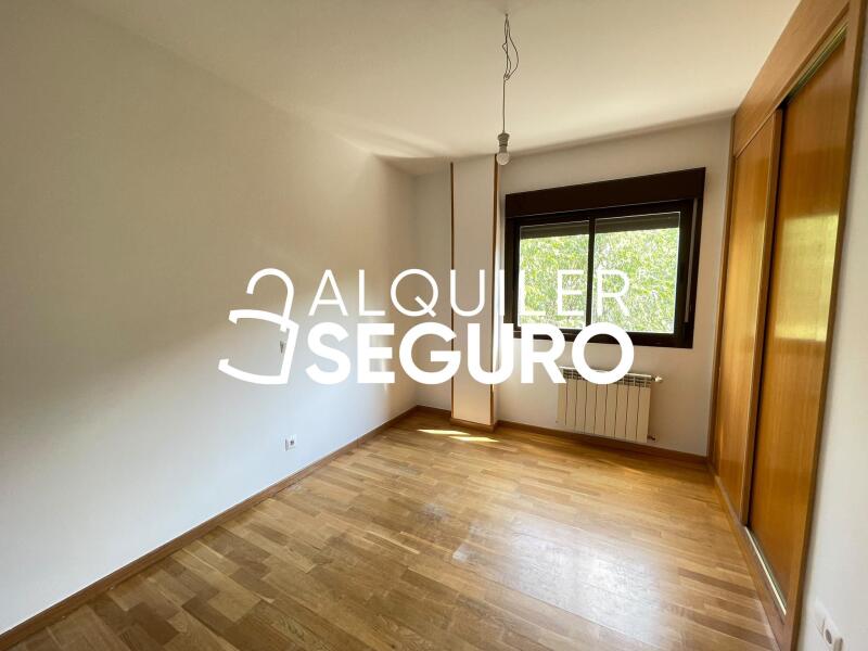 Inmueble en Avenida de la Dehesa, MADRID