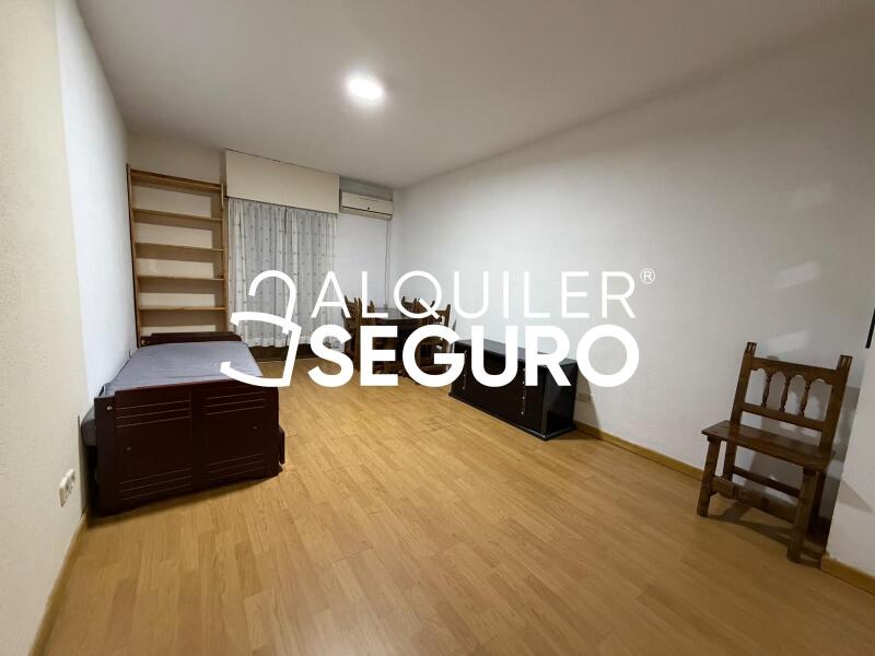 Inmueble en Calle Peña Ubiña, MADRID