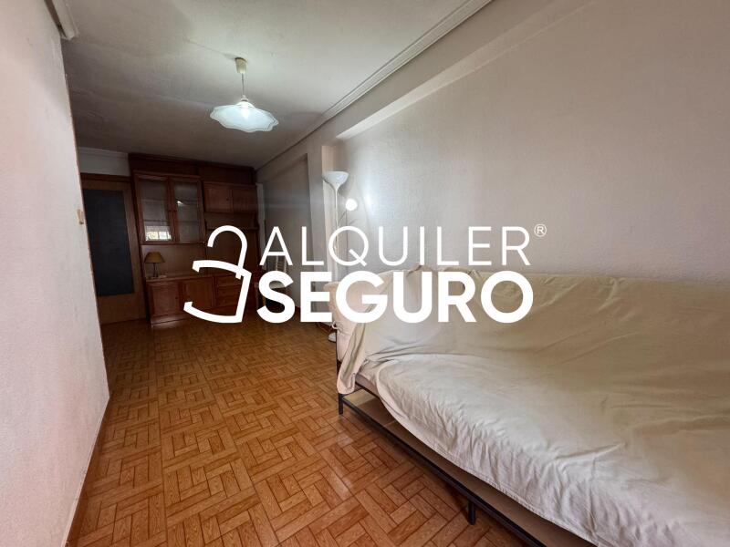 Apartment - 2 bed, 50m² in MADRID - Image 3