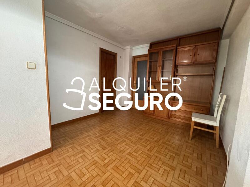 Apartment - 2 bed, 50m² in MADRID - Image 4