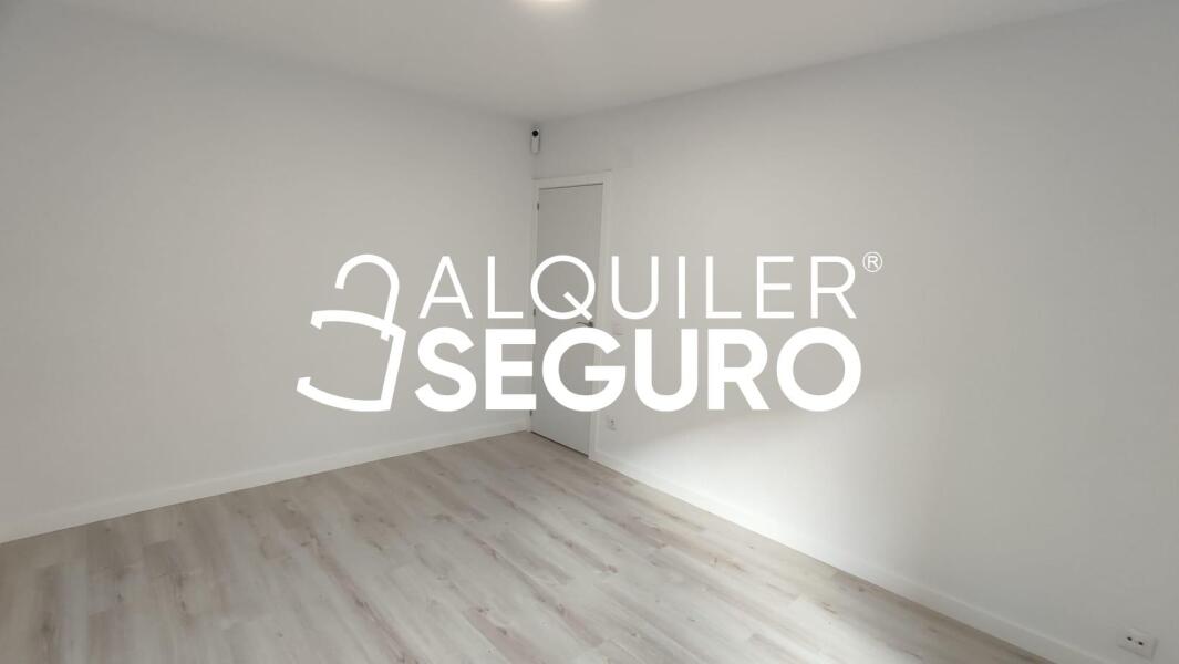 Apartment - 3 bed, 70m² in MADRID - Image 4