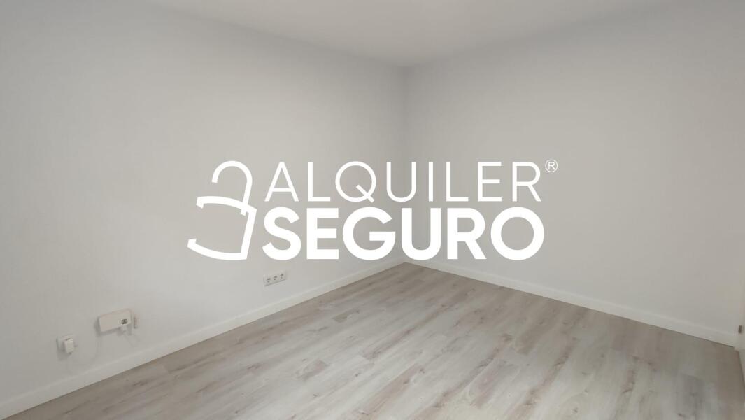 Apartment - 3 bed, 70m² in MADRID - Image 5