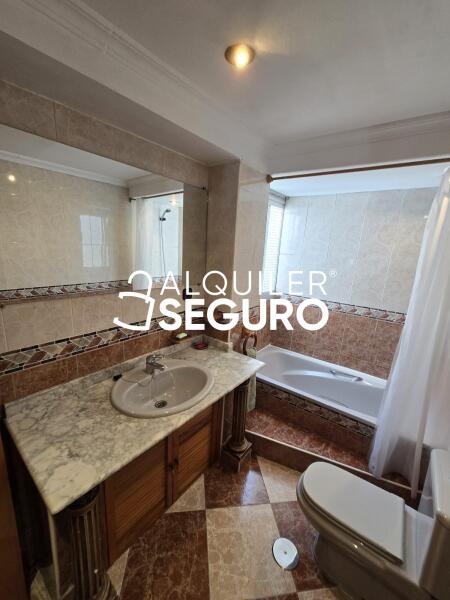 Apartment - 3 bed, 62m² in TORREJÓN DE ARDOZ - Image 4