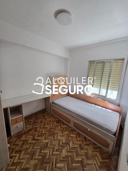 Apartment - 3 bed, 62m² in TORREJÓN DE ARDOZ - Image 5