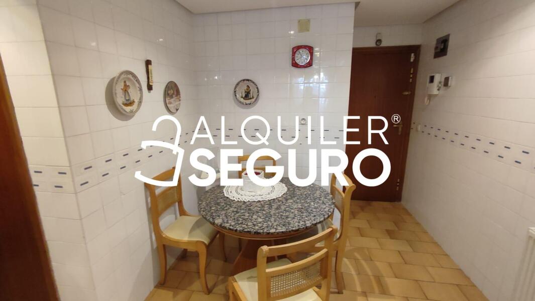Inmueble en Calle Santiago de Compostela, MADRID