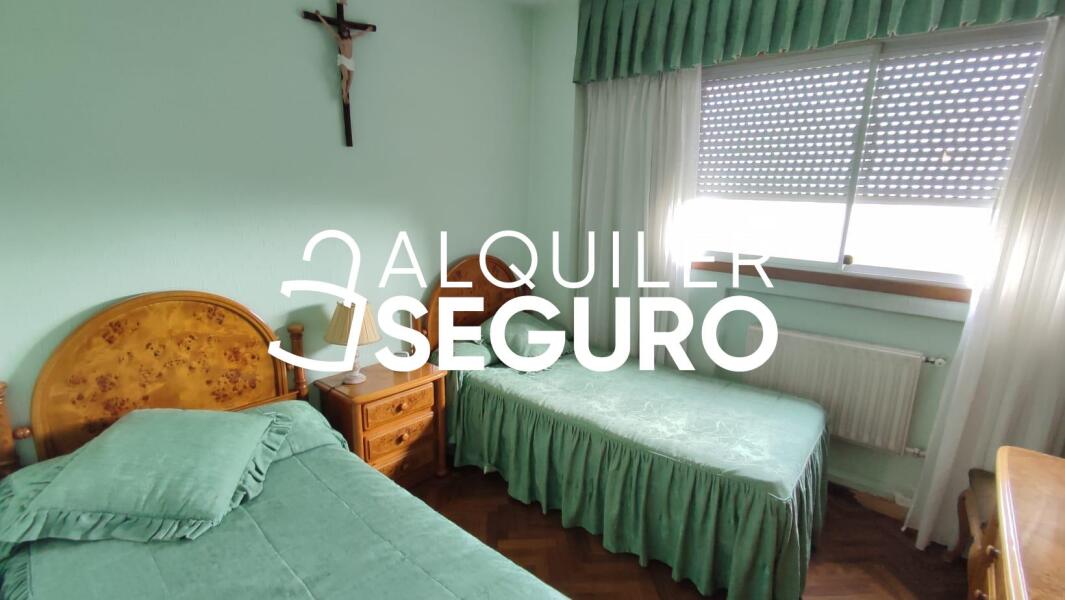 Inmueble en Calle Santiago de Compostela, MADRID