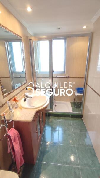 Inmueble en Calle Santiago de Compostela, MADRID