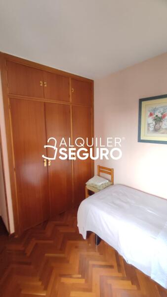Inmueble en Calle Santiago de Compostela, MADRID
