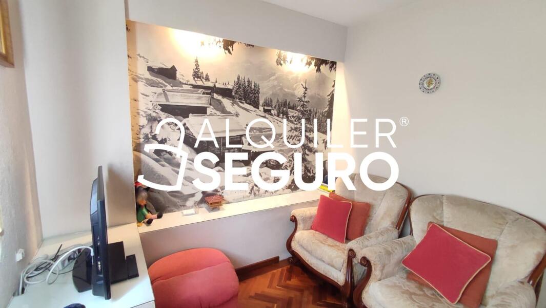 Inmueble en Calle Santiago de Compostela, MADRID