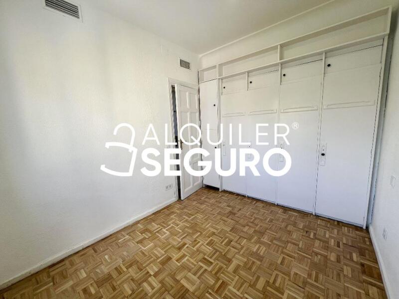 Inmueble en Calle de Alejandro Saint Aubin, MADRID
