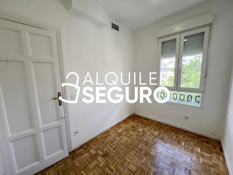 Inmueble en Calle de Alejandro Saint Aubin, MADRID