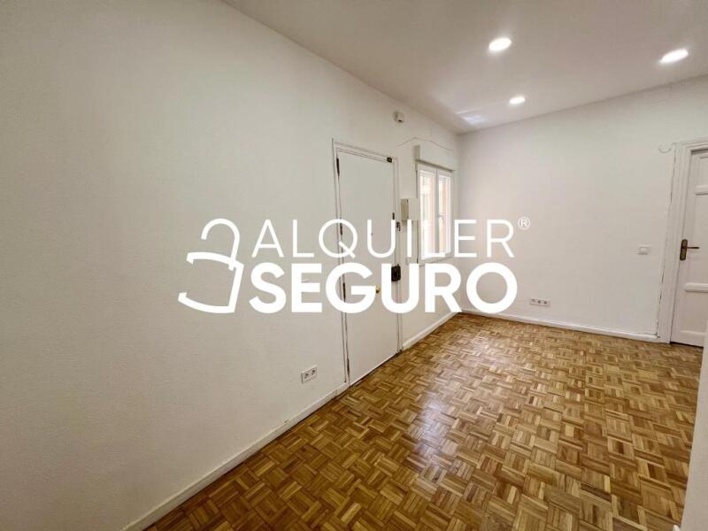 Inmueble en Calle de Alejandro Saint Aubin, MADRID