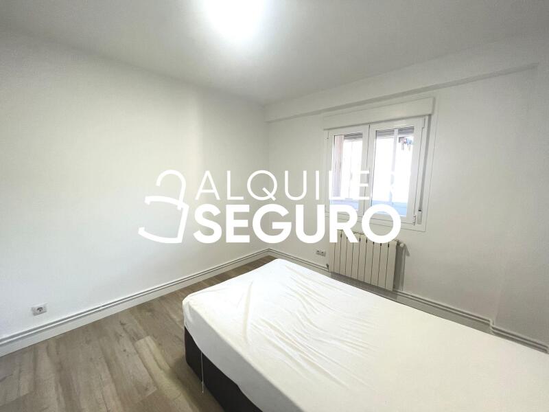 Inmueble en Avenida Aviación, MADRID
