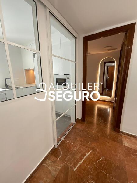 Inmueble en Calle Rafael Salas Gonzalez , SEVILLA