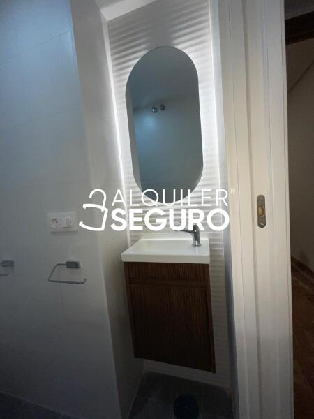 Inmueble en Calle Rafael Salas Gonzalez , SEVILLA