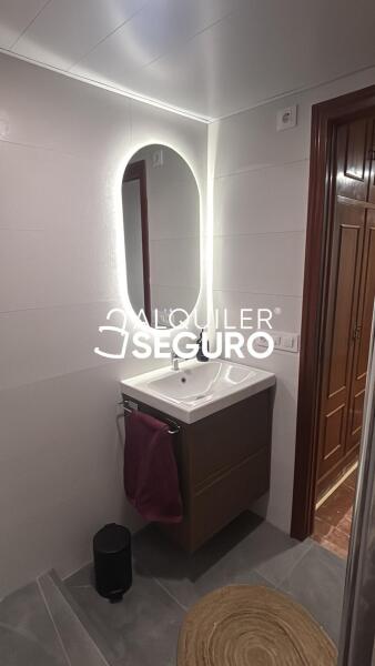 Inmueble en Calle Rafael Salas Gonzalez , SEVILLA