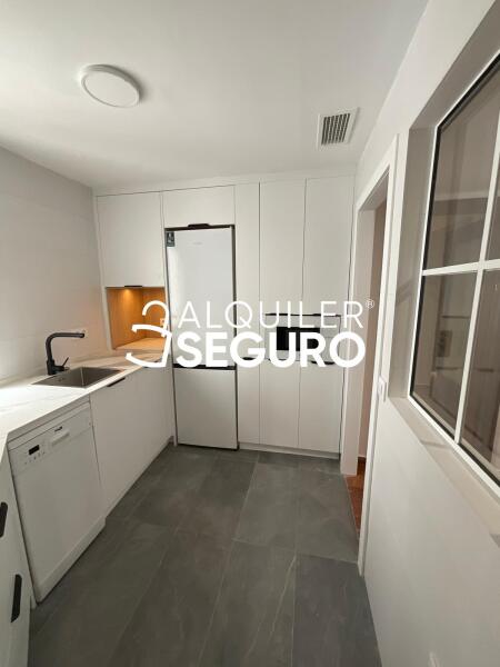 Inmueble en Calle Rafael Salas Gonzalez , SEVILLA