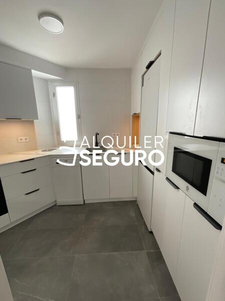 Inmueble en Calle Rafael Salas Gonzalez , SEVILLA