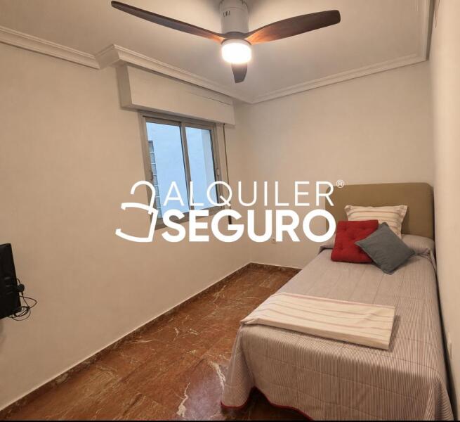 Inmueble en Calle Rafael Salas Gonzalez , SEVILLA