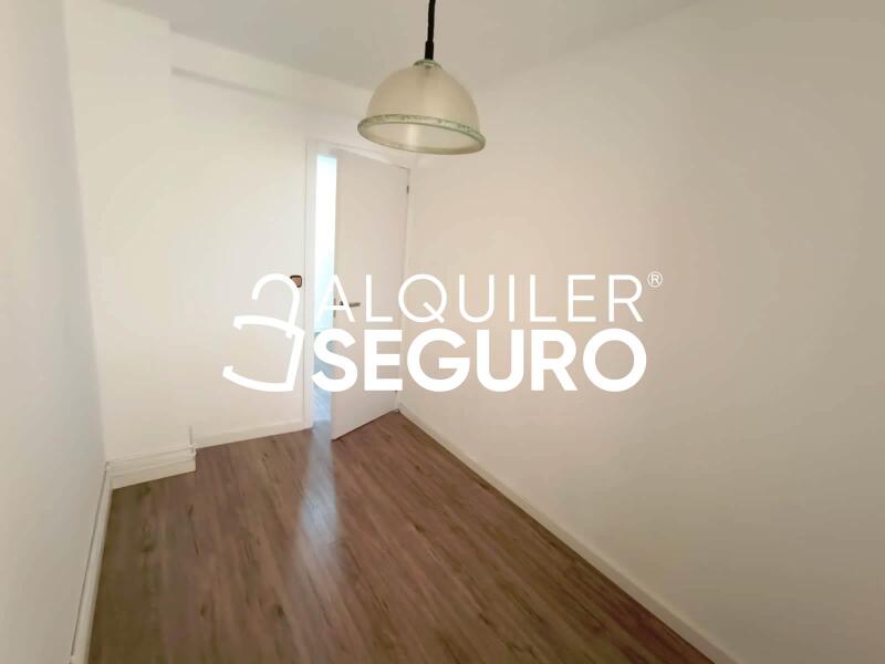 Inmueble en Avenida Dr Mendiguichia Carriche, MADRID