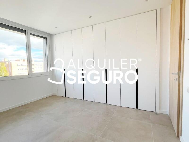 Piso en Avenida Luis García Cereceda , POZUELO DE ALARCÓN MADRID