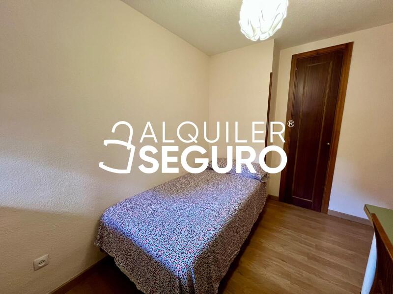 Inmueble en Calle de Santiago de Compostela, MADRID