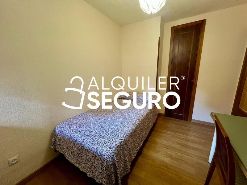 Inmueble en Calle de Santiago de Compostela, MADRID