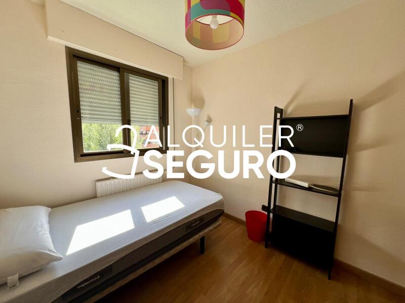 Inmueble en Calle de Santiago de Compostela, MADRID