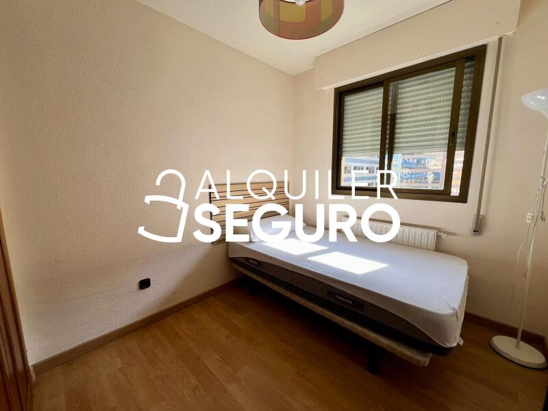 Inmueble en Calle de Santiago de Compostela, MADRID