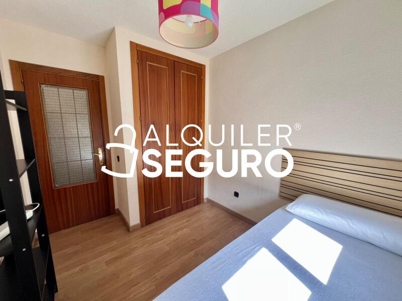 Inmueble en Calle de Santiago de Compostela, MADRID