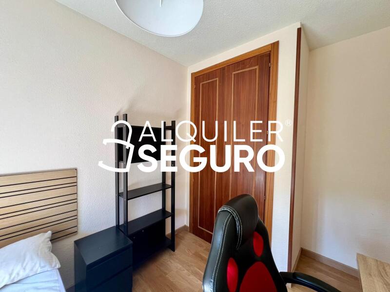 Inmueble en Calle de Santiago de Compostela, MADRID