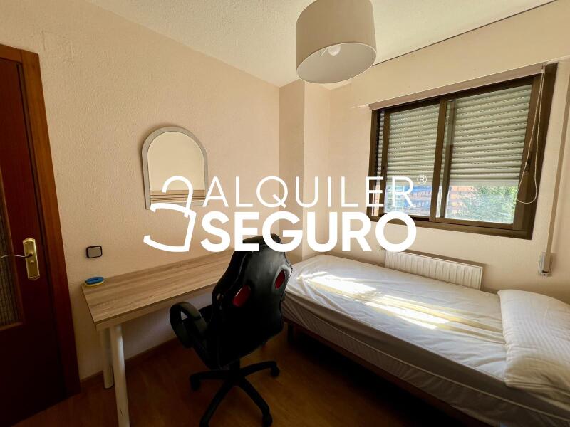 Inmueble en Calle de Santiago de Compostela, MADRID