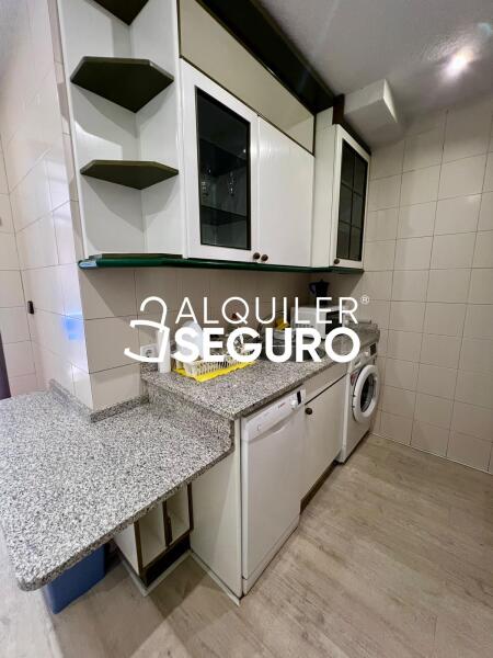 Inmueble en Calle de Santiago de Compostela, MADRID