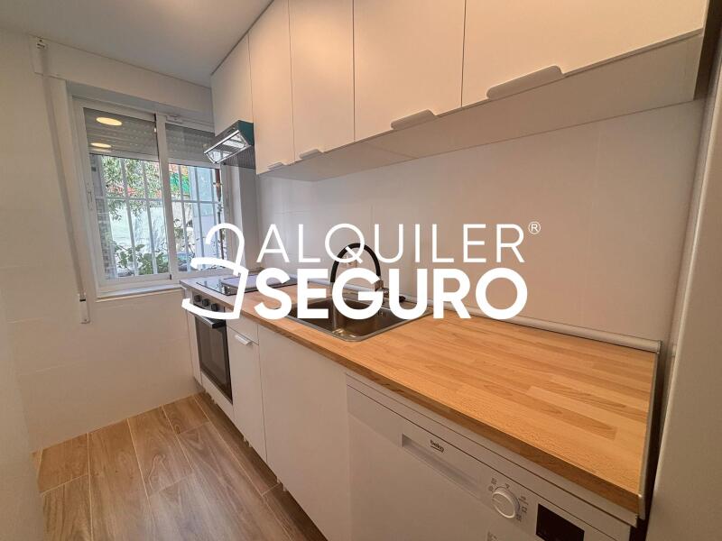 Inmueble en Calle de la Colonia Erillas, MADRID