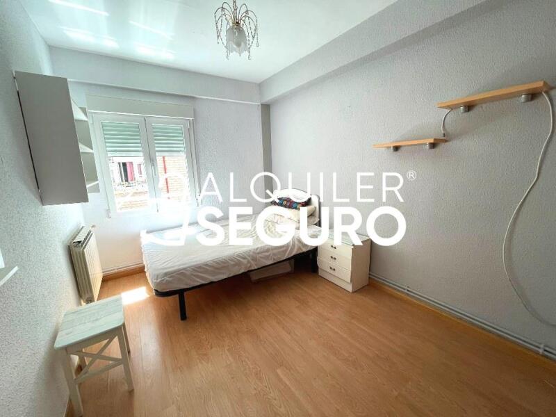 Inmueble en Calle Santurce, MADRID