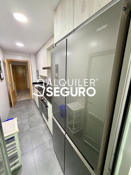 Piso en Avenida Fuenlabrada , LEGANÉS MADRID
