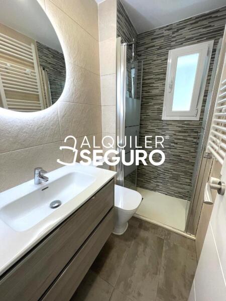 Inmueble en Calle Rio Nervion , MADRID