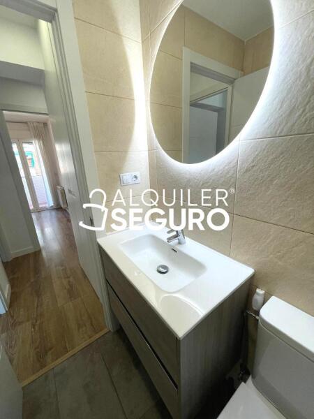 Inmueble en Calle Rio Nervion , MADRID