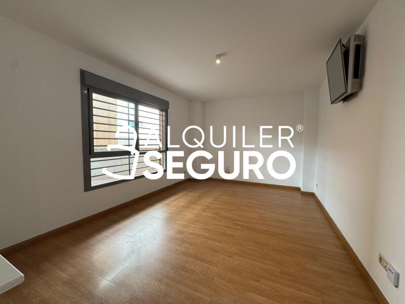 Piso en Calle Armegual de la Mota , MÁLAGA MÁLAGA