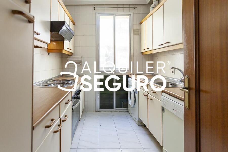 Inmueble en Calle de Guzmán el Bueno, MADRID